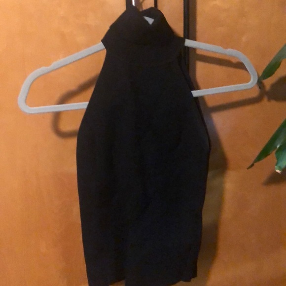 Halter sweater - Picture 1 of 4